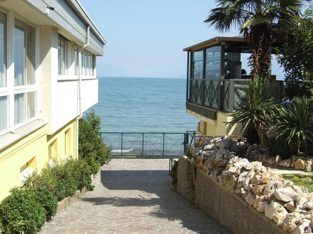 Hotel Estee Desenzano del Garda Exterior foto