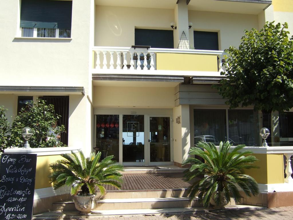 Hotel Estee Desenzano del Garda Exterior foto